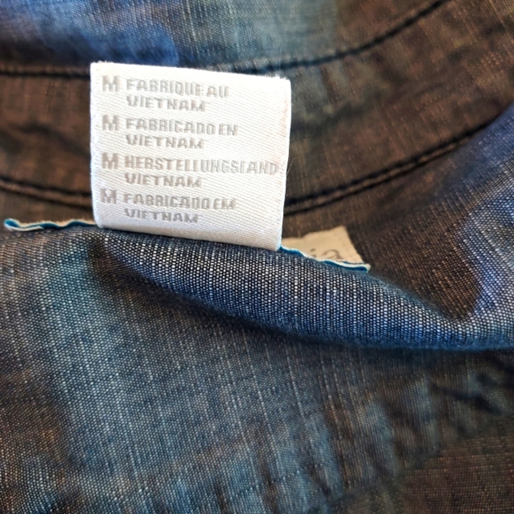 Columbia: Ladies Couple Button Front Tapered Refined Chambray Shirt. - Picture 7 of 12